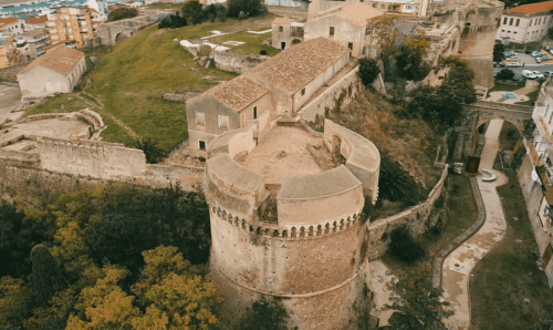 torre-aiutante-carlo-v-1